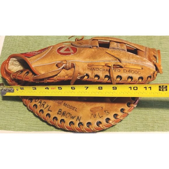 DIAMOND D4000 Professional Model RHT Mitt Baseball Glove Tan Top Grain Cowhide - Picture 13 of 13